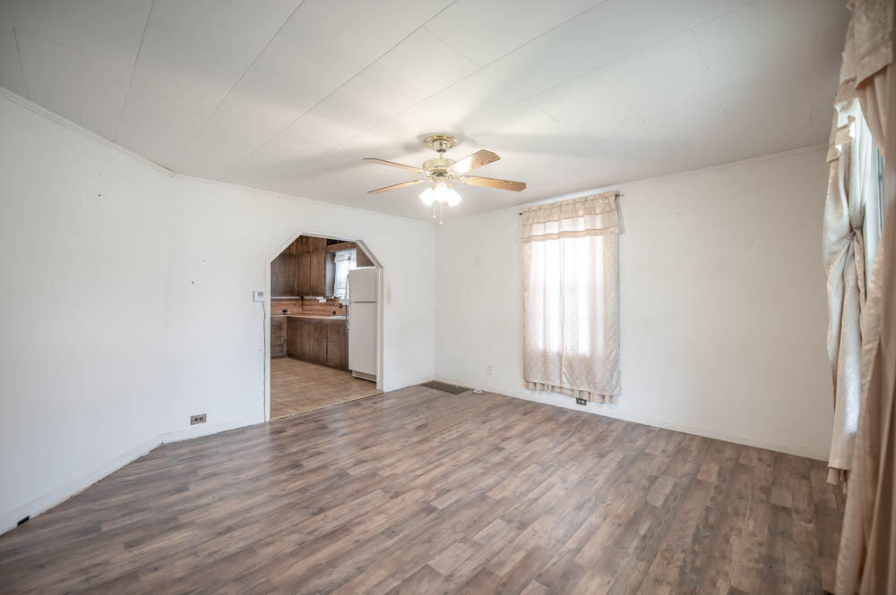 3627 Augusta Road Warrenville, SC 29851 - Photo 4 of 14 Living room!