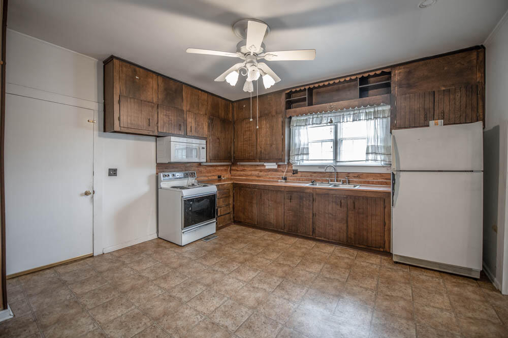 3627 Augusta Road Warrenville, SC 29851 - Photo 6 of 14 Kitchen w/ lots of cabinet space!