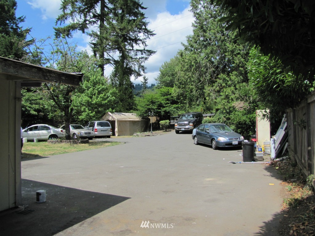 18813 Southeast May Valley Road Issaquah, WA 98027 - Photo 15 of 15