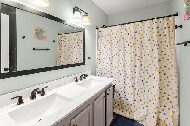 $349,999 | 925 Brooks Drive, Cedar Hill, TX 75104