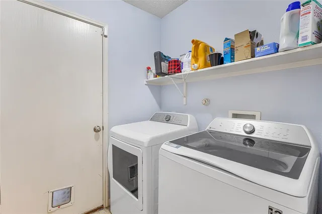 $349,999 | 925 Brooks Drive, Cedar Hill, TX 75104