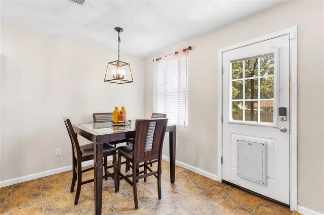 $349,999 | 925 Brooks Drive, Cedar Hill, TX 75104