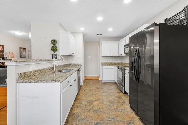 $349,999 | 925 Brooks Drive, Cedar Hill, TX 75104