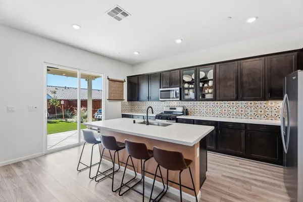 $598,000 | 588 Overstone Avenue, Madera, CA 93636