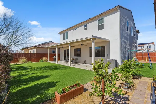 $598,000 | 588 Overstone Avenue, Madera, CA 93636