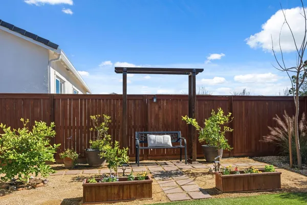 $598,000 | 588 Overstone Avenue, Madera, CA 93636