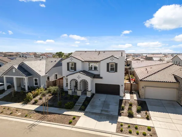 $598,000 | 588 Overstone Avenue, Madera, CA 93636