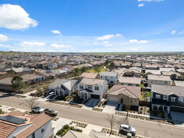 $598,000 | 588 Overstone Avenue, Madera, CA 93636