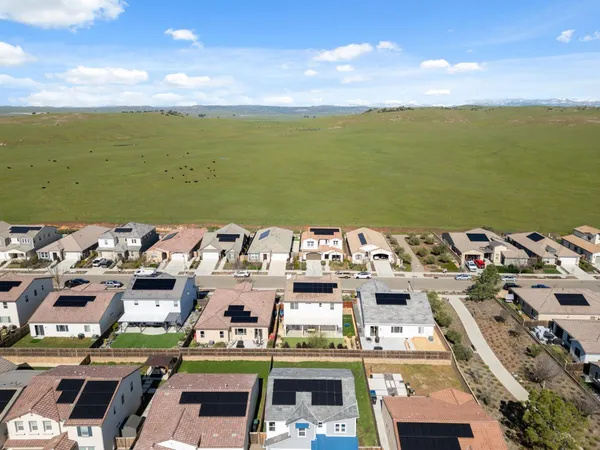 $598,000 | 588 Overstone Avenue, Madera, CA 93636