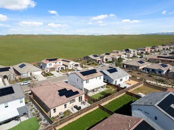 $598,000 | 588 Overstone Avenue, Madera, CA 93636