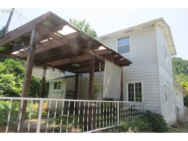 $214,900 | 276 Union Gap Loop, Oakland, OR 97462