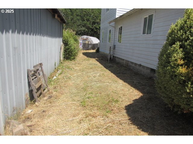 276 Union Gap Loop Oakland, OR 97462 - Photo 10 of 14