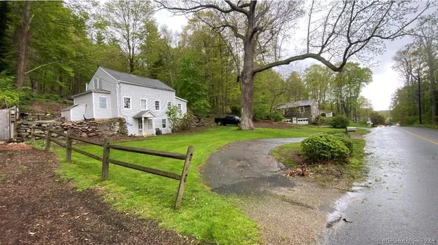 $339,000 | 54 Mountain Road, Woodbury, CT 06798