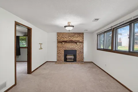 $269,900 | 929 94th Avenue Northeast, Blaine, MN 55434