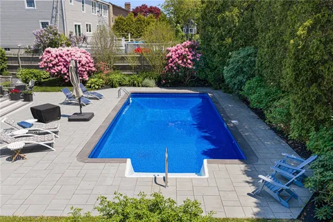 $2,295,000 | 5 Maloney Lane, Middletown, RI 02842