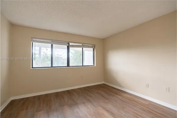 $2,100 | 2445 Southwest 18th Terrace, Unit 123, Fort Lauderdale, FL 33315