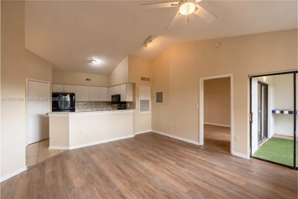 $2,100 | 2445 Southwest 18th Terrace, Unit 123, Fort Lauderdale, FL 33315