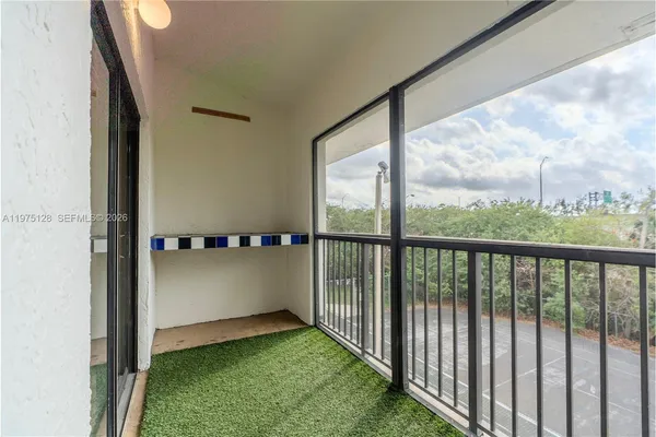 $2,100 | 2445 Southwest 18th Terrace, Unit 123, Fort Lauderdale, FL 33315