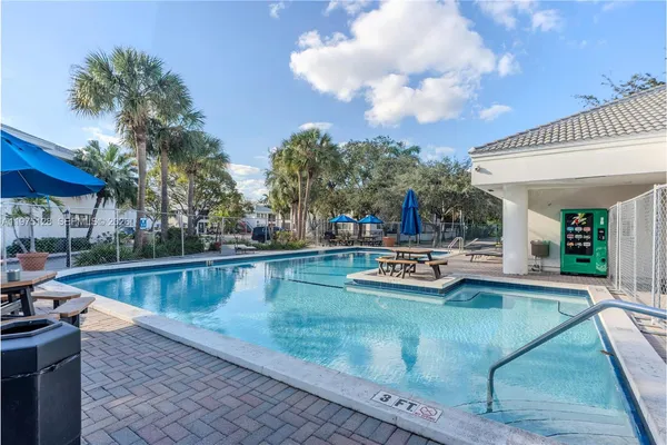 $2,100 | 2445 Southwest 18th Terrace, Unit 123, Fort Lauderdale, FL 33315