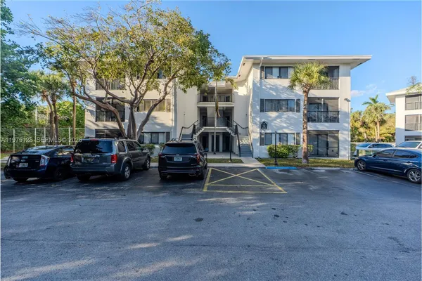 $2,100 | 2445 Southwest 18th Terrace, Unit 123, Fort Lauderdale, FL 33315
