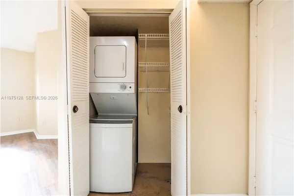 $2,100 | 2445 Southwest 18th Terrace, Unit 123, Fort Lauderdale, FL 33315