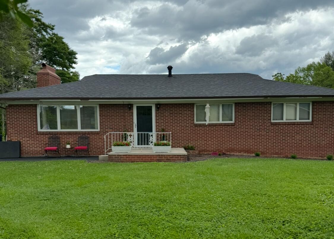 127 Alpine Road Middlesboro, KY 40965 - Photo 1 of 30 Front Exterior view 2