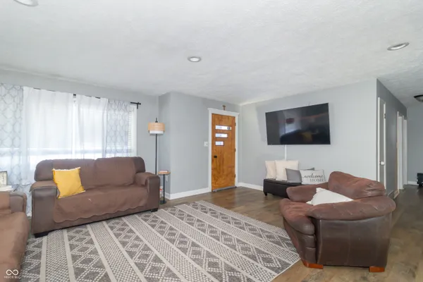 $285,000 | 8513 West Sycamore Road, Fairland, IN 46126
