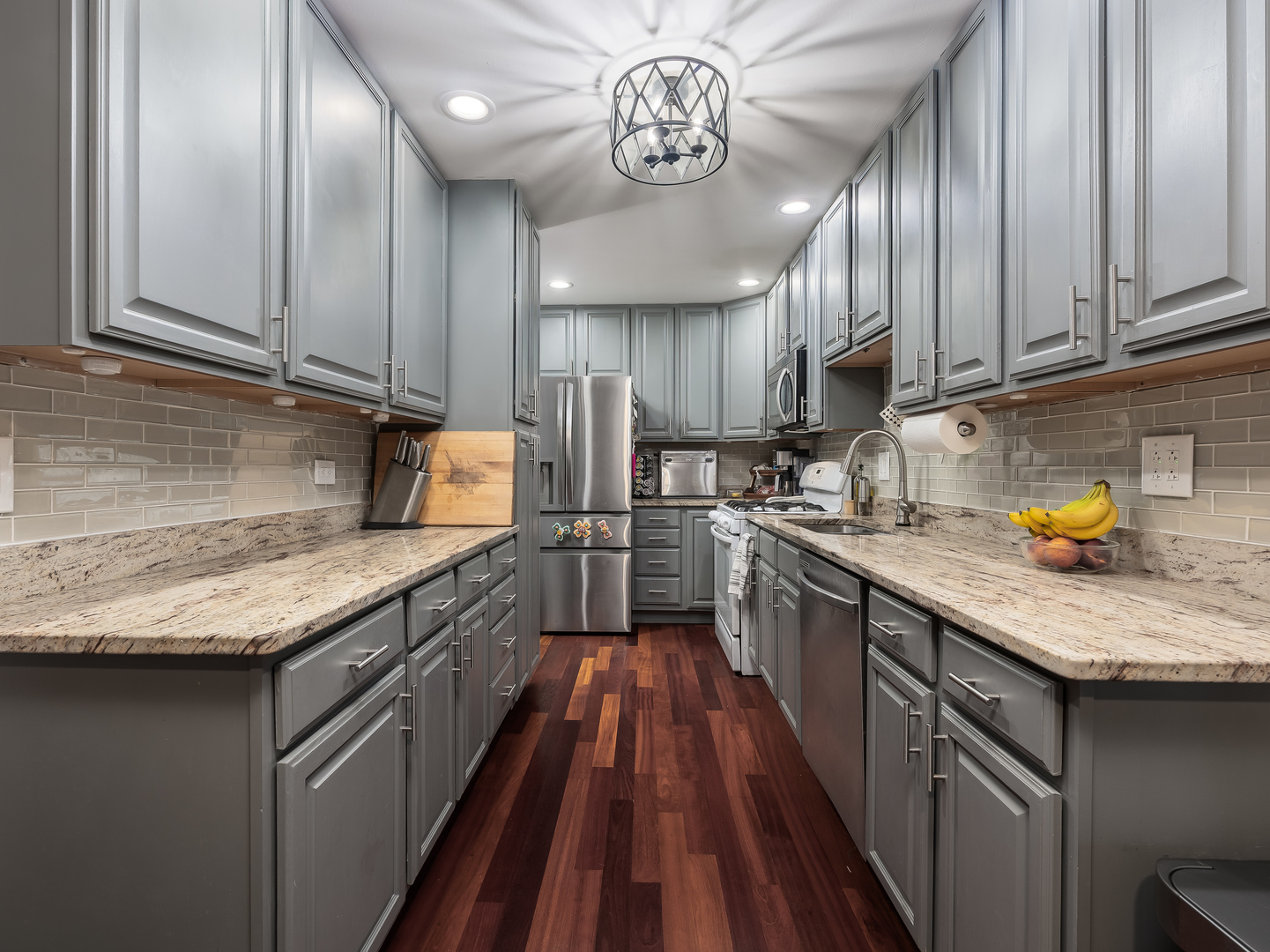 655 Charing Cross Road Elk Grove Village, IL 60007 - Photo 4 of 21 Gallery Image 4