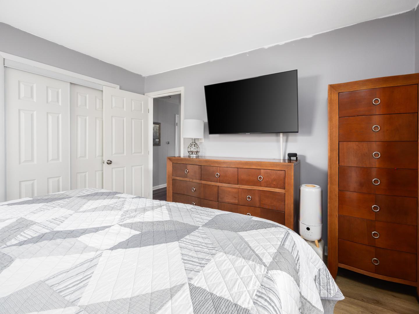 655 Charing Cross Road Elk Grove Village, IL 60007 - Photo 7 of 21 Gallery Image 7