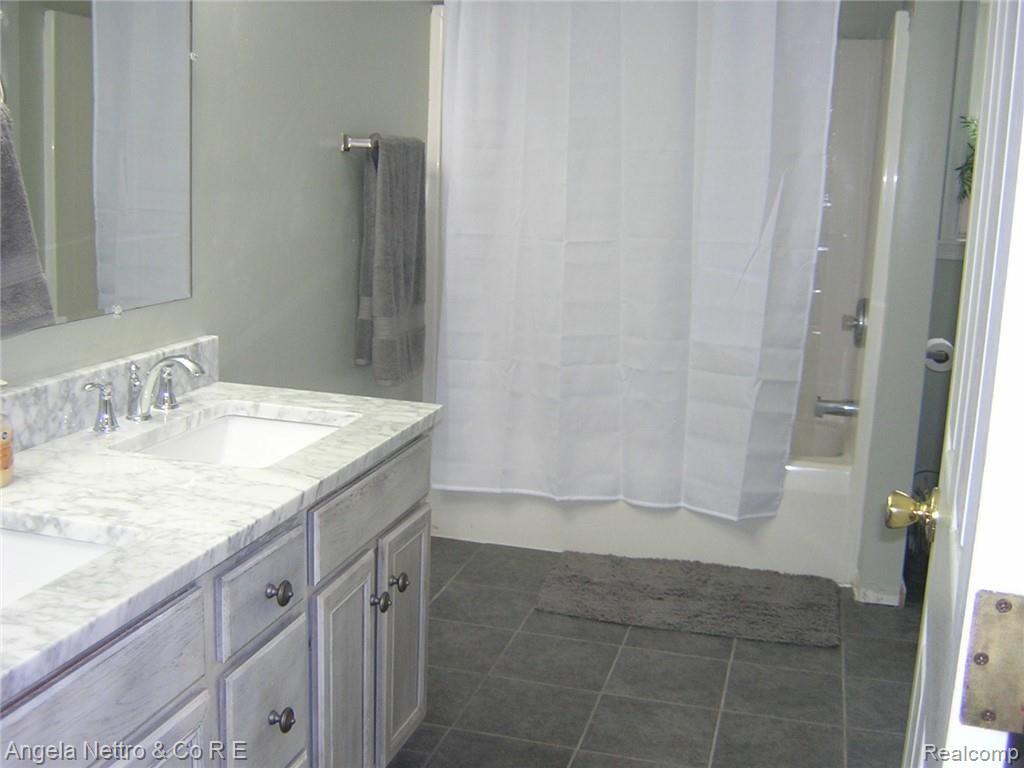 17392 Haggerty Road Belleville, MI 48111 - Photo 14 of 33