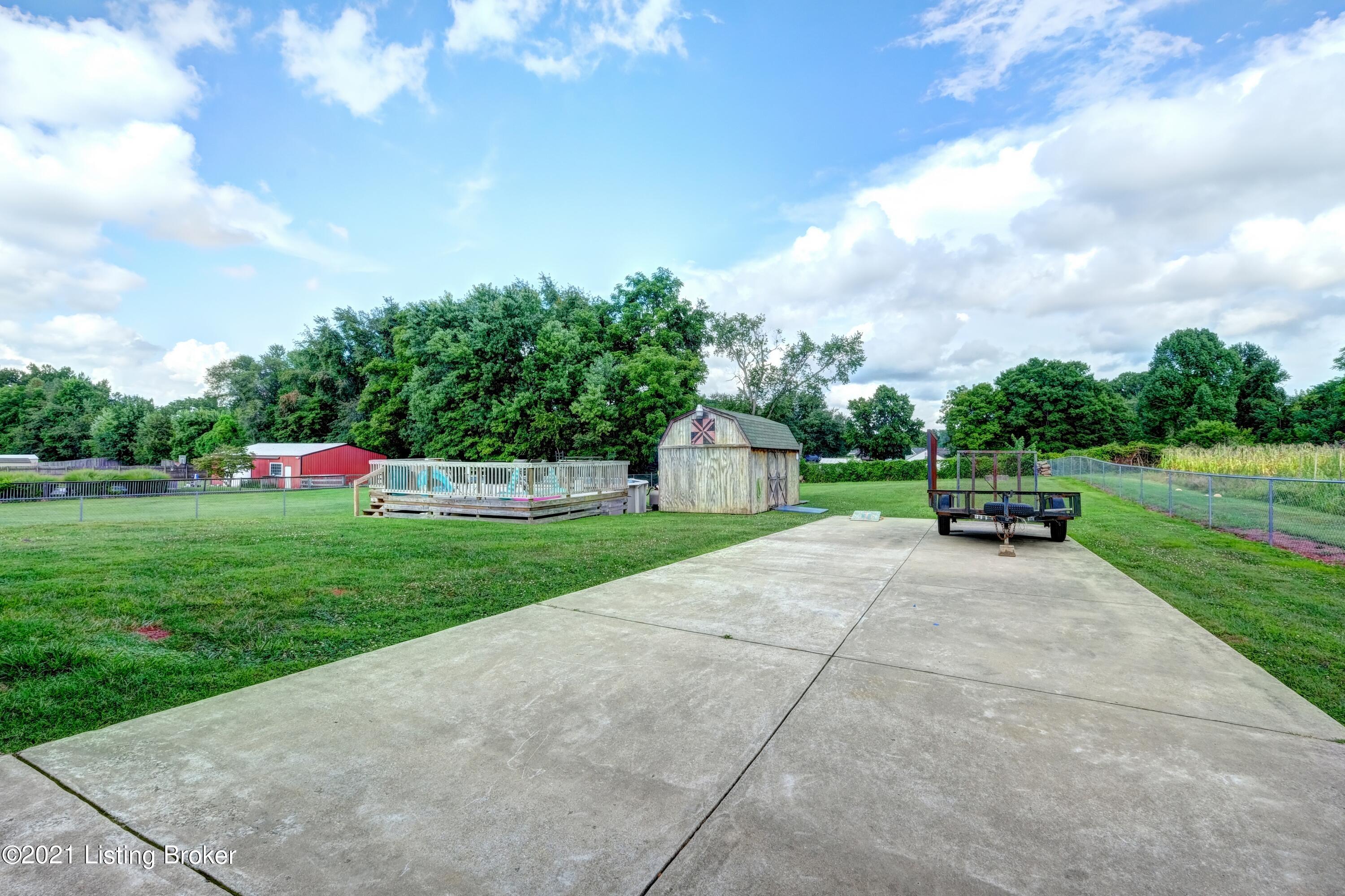 10511 Deering Road Louisville, KY 40272 - Photo 39 of 44 1 Deering Road #39