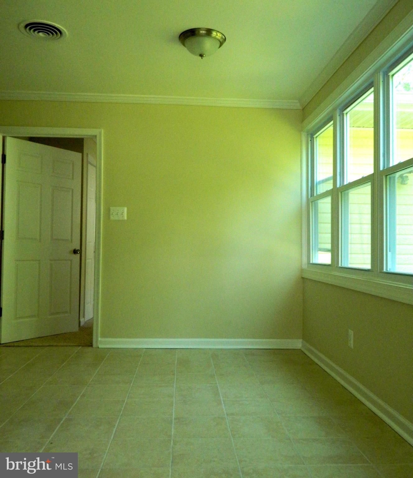 9811 Dilston Road Silver Spring, MD 20903 - Photo 5 of 22 Dining Room
