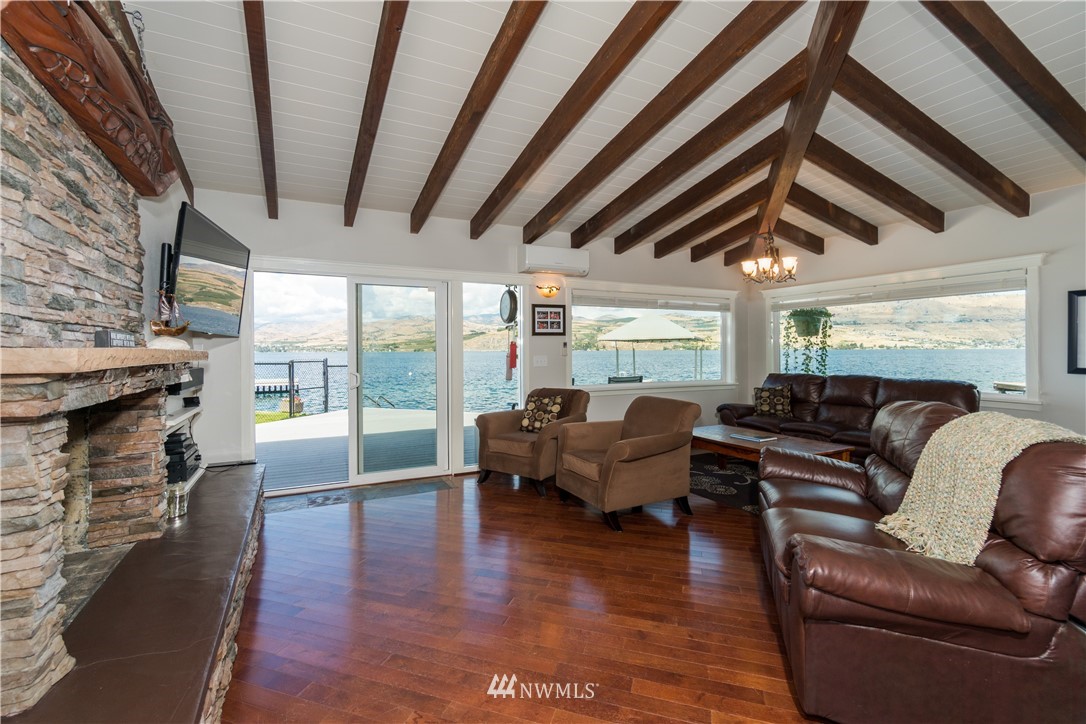812 South Lakeshore Road Chelan, WA 98816 - Photo 11 of 25 Gallery Image 11