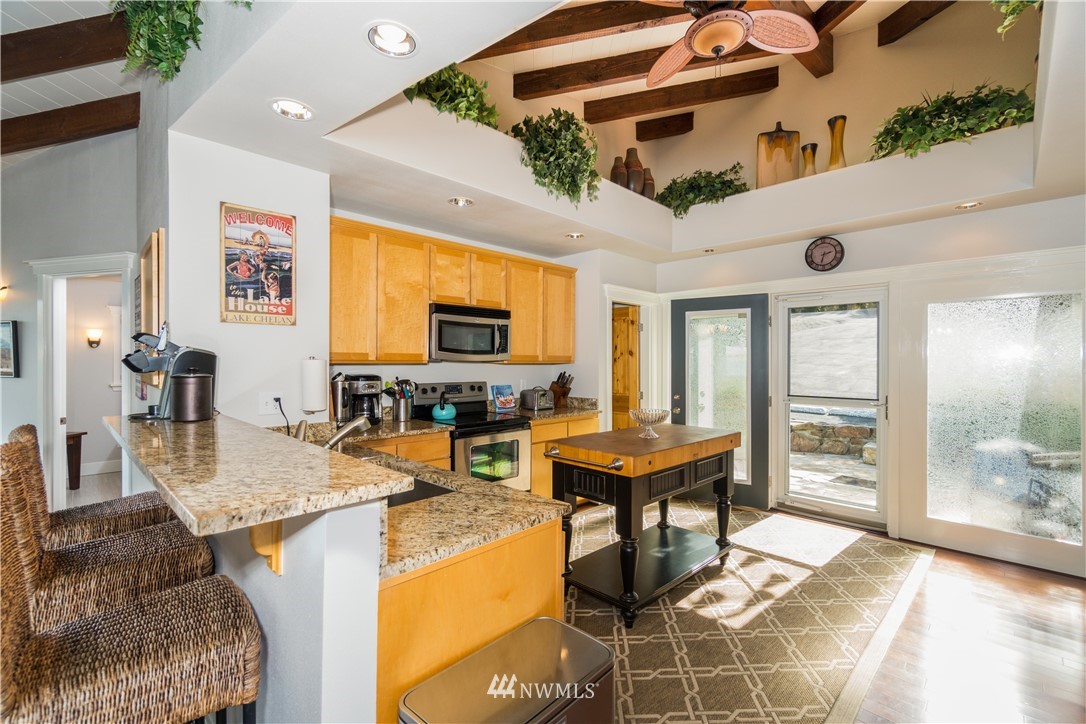 812 South Lakeshore Road Chelan, WA 98816 - Photo 15 of 25 Gallery Image 15