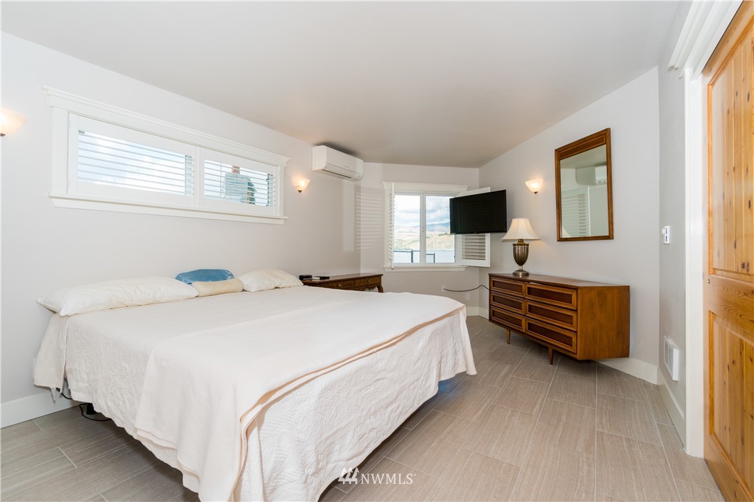812 South Lakeshore Road Chelan, WA 98816 - Photo 18 of 25 Gallery Image 18