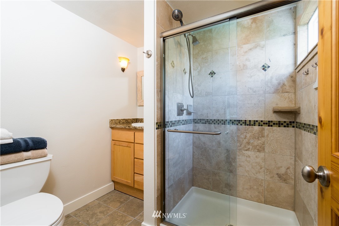812 South Lakeshore Road Chelan, WA 98816 - Photo 19 of 25 Gallery Image 19