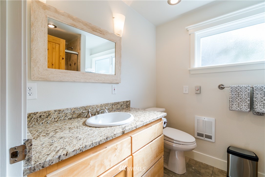 812 South Lakeshore Road Chelan, WA 98816 - Photo 21 of 25 Gallery Image 21