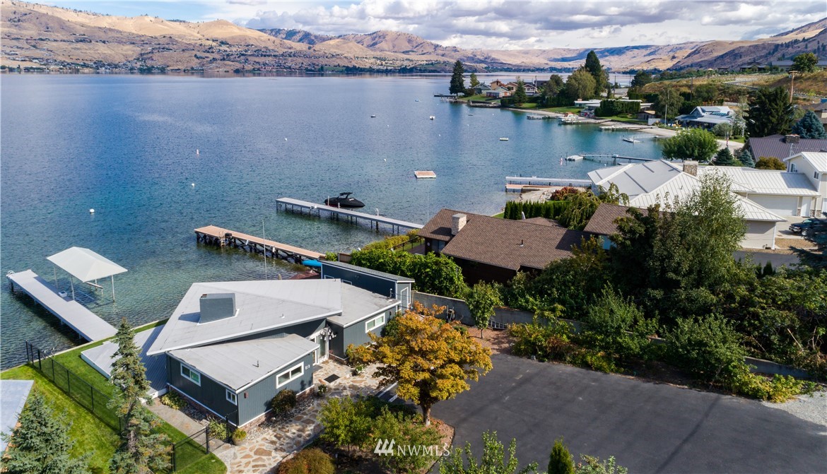 812 South Lakeshore Road Chelan, WA 98816 - Photo 4 of 25 Gallery Image 4