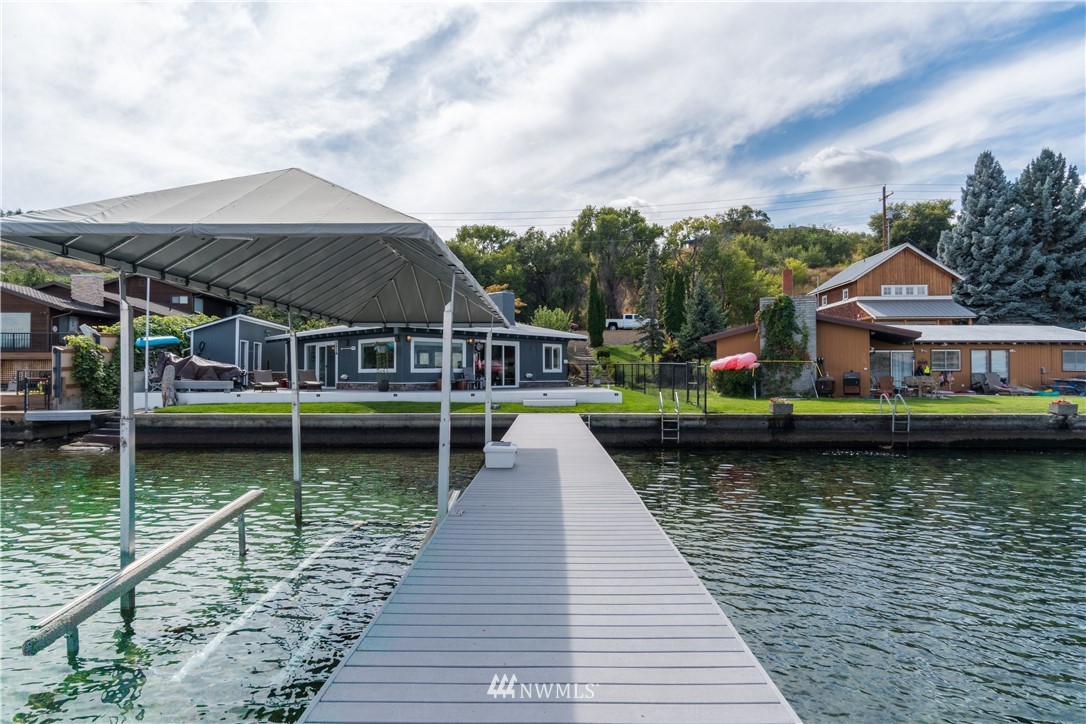 812 South Lakeshore Road Chelan, WA 98816 - Photo 6 of 25 Gallery Image 6