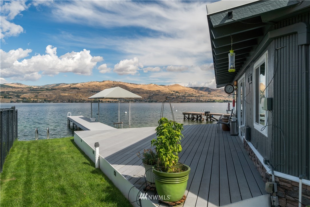 812 South Lakeshore Road Chelan, WA 98816 - Photo 8 of 25 Gallery Image 8