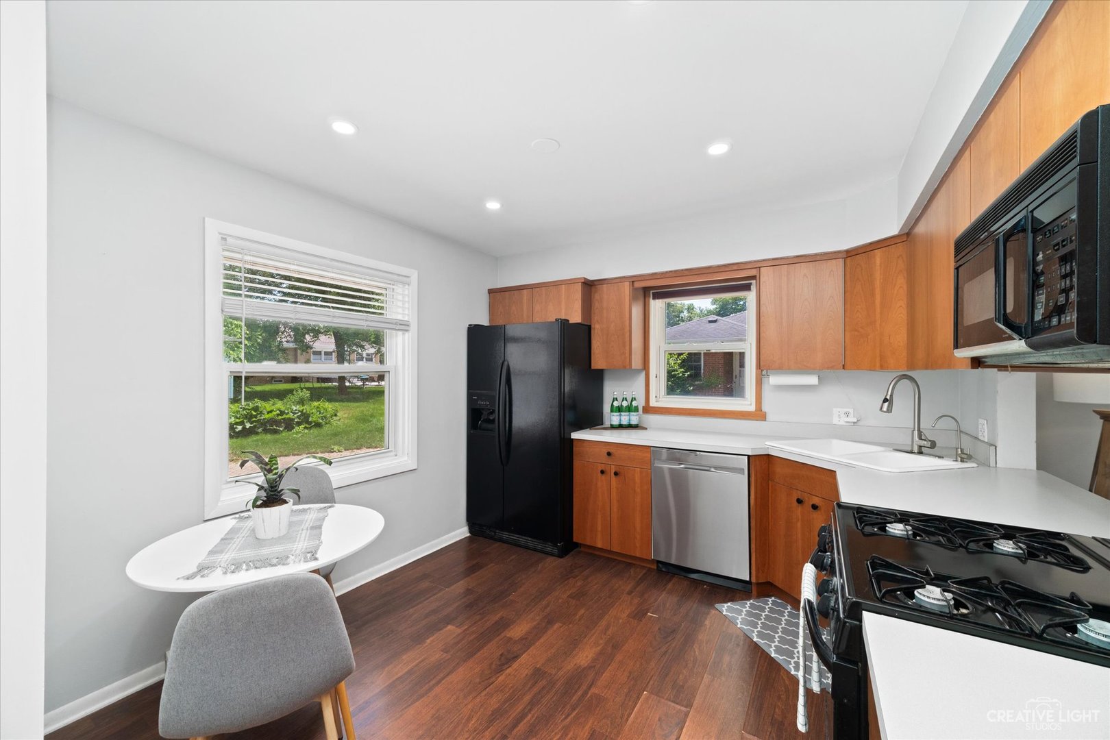 511 Aurora Way Wheaton, IL 60187 - Photo 5 of 17