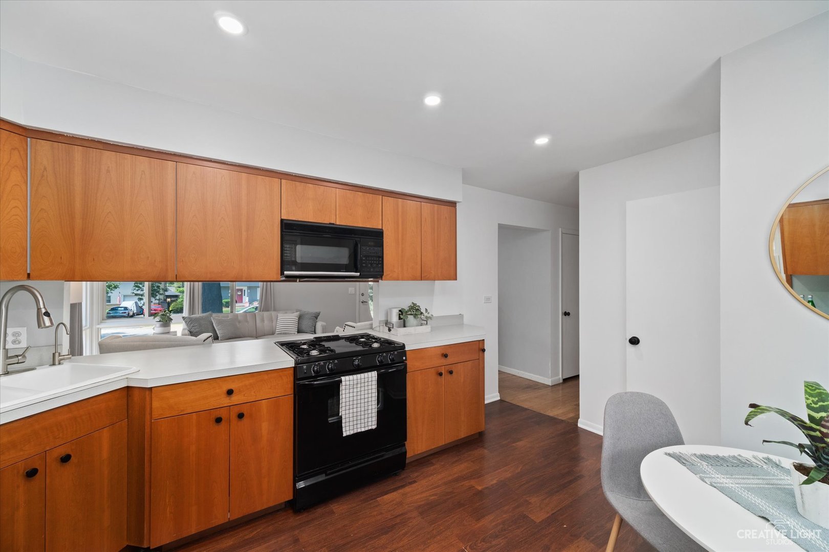 511 Aurora Way Wheaton, IL 60187 - Photo 6 of 17