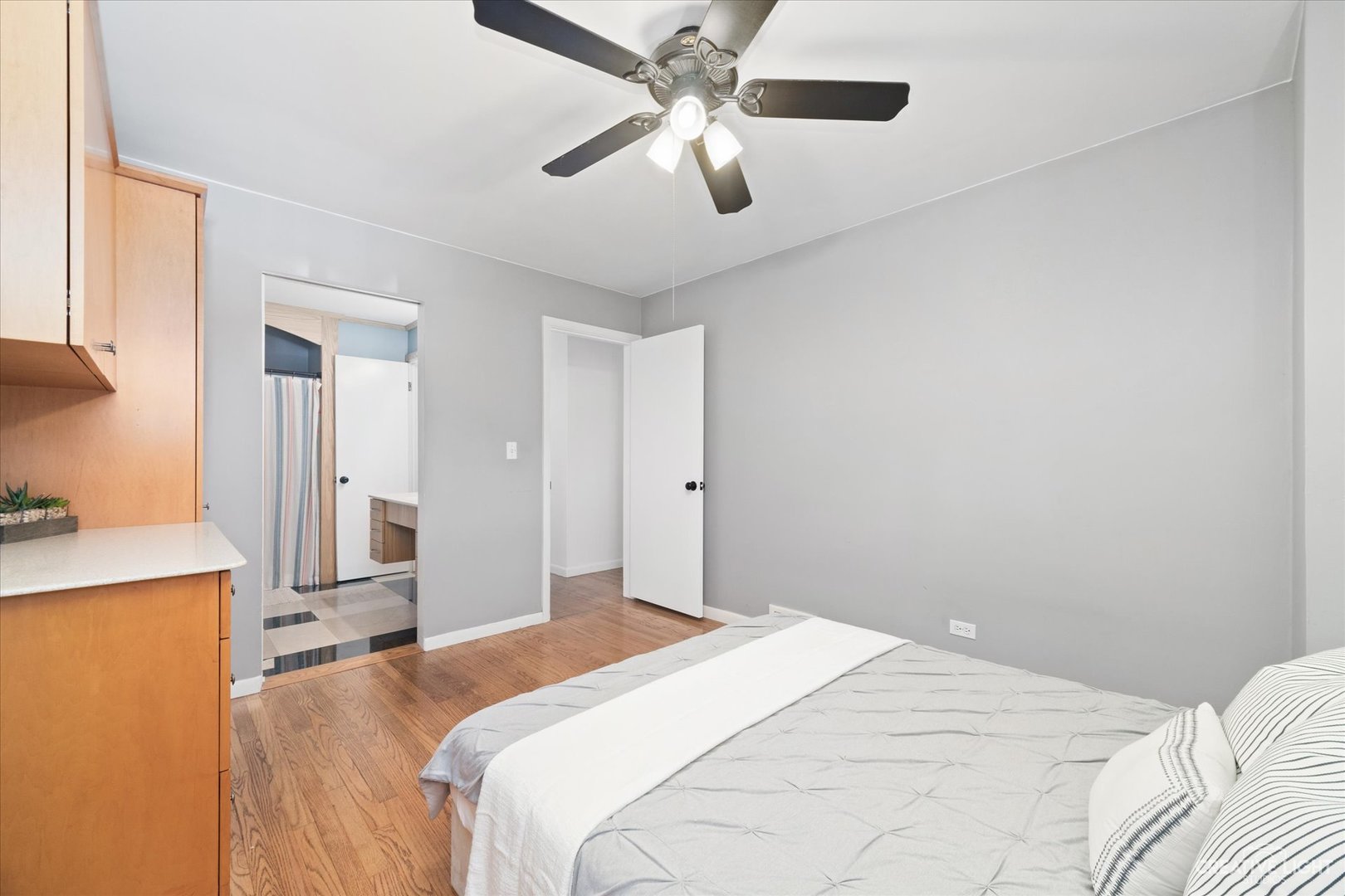 511 Aurora Way Wheaton, IL 60187 - Photo 7 of 17