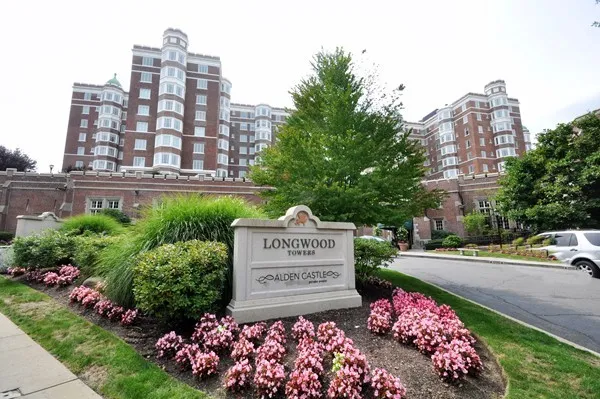 $3,200 | 20 Chapel Street, Unit C308, Brookline, MA 02446