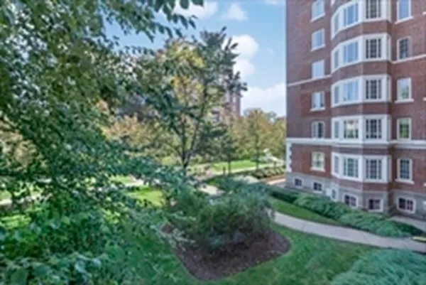 $3,200 | 20 Chapel Street, Unit C308, Brookline, MA 02446