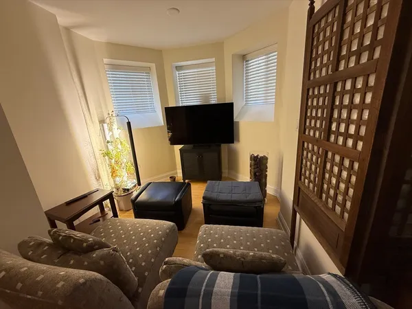 $3,200 | 20 Chapel Street, Unit C308, Brookline, MA 02446