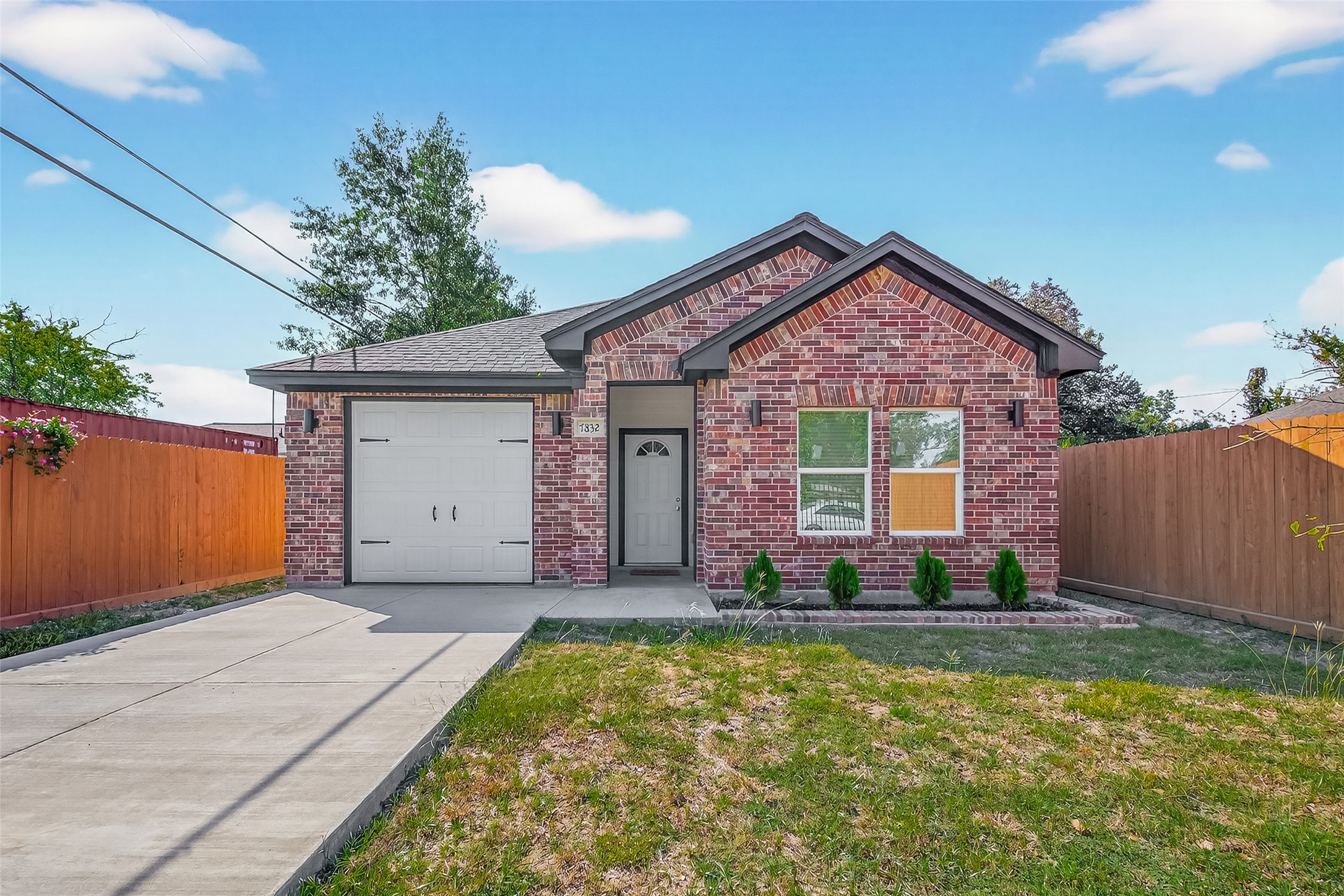 7832 Dewitt Road Houston, TX 77028 - Photo 4 of 28 Welcome home!