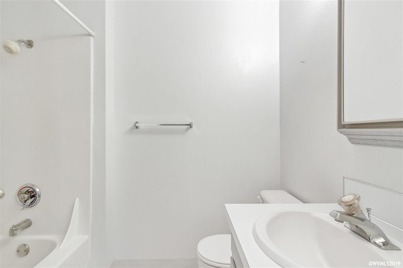 636 Southwest Natalie Street Dallas, OR 97338 - Photo 18 of 28 Gallery Image 18