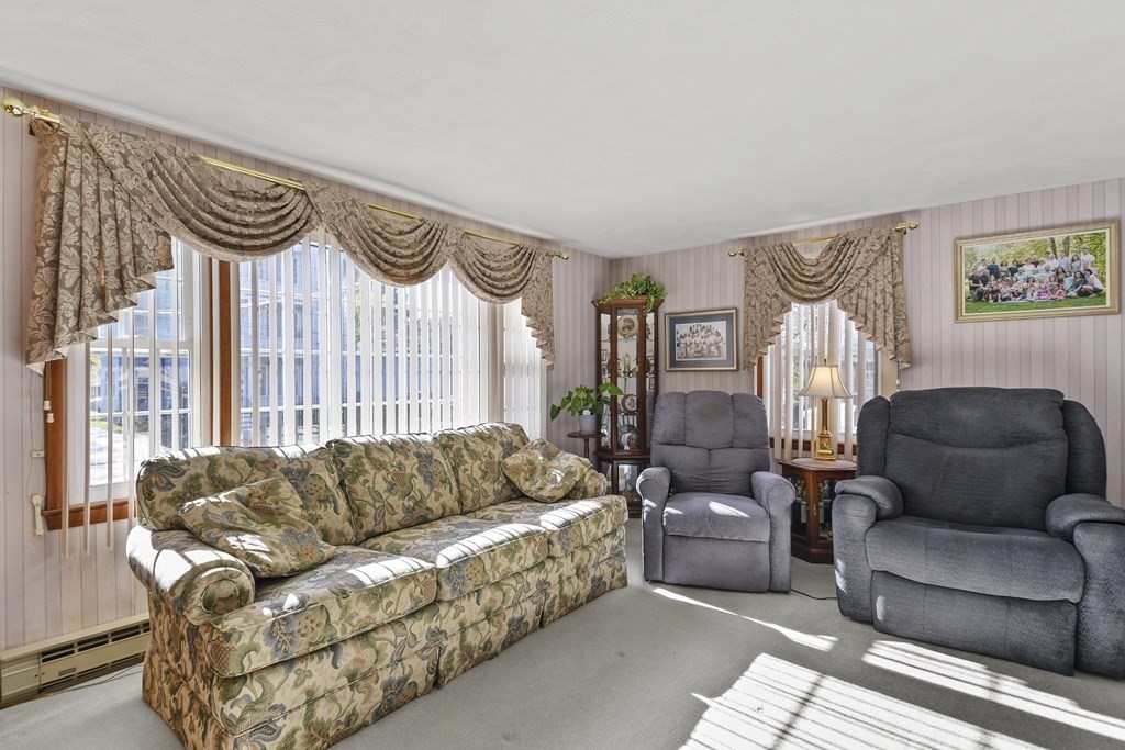 49 Dutton Street Worcester, MA 01610 - Photo 3 of 29 Gallery Image 3