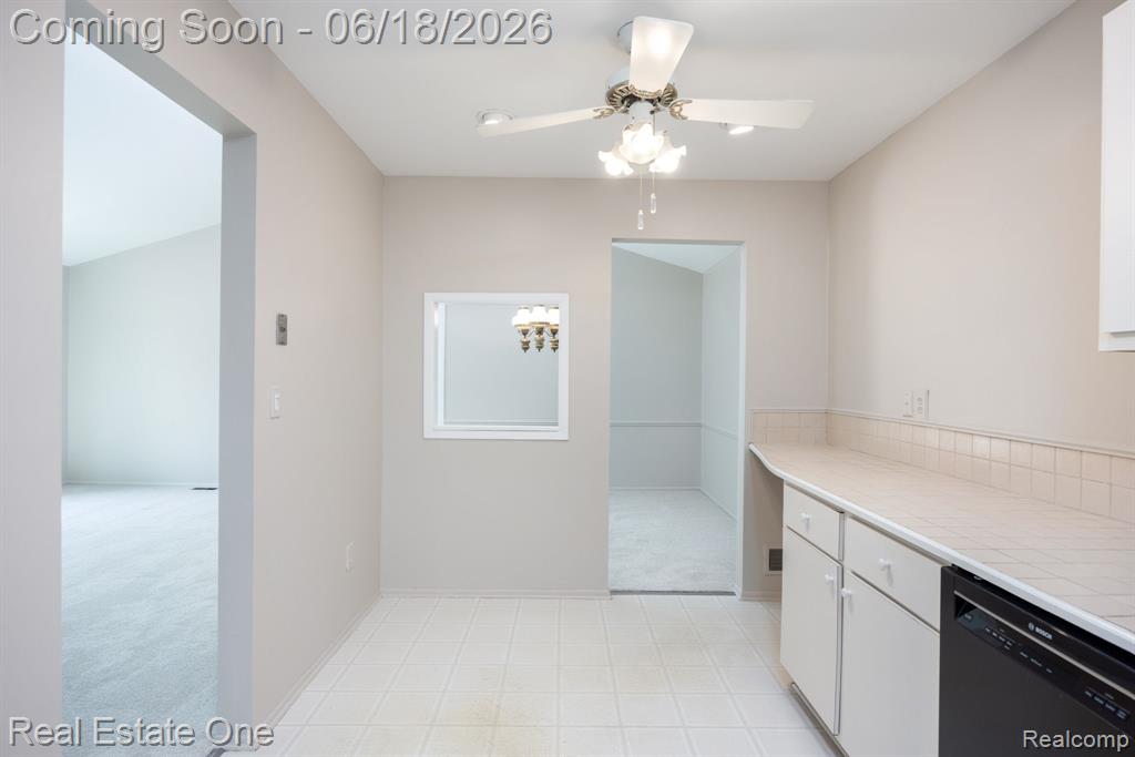 1534 Hidden Valley Lane Rochester Hills, MI 48306 - Photo 9 of 27